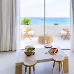 Otel Mykonos Dove Beachfront