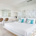 Mykonos Dove Beachfront פלאטיס יאלוס