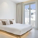 Mykonos Dove Beachfront 호텔