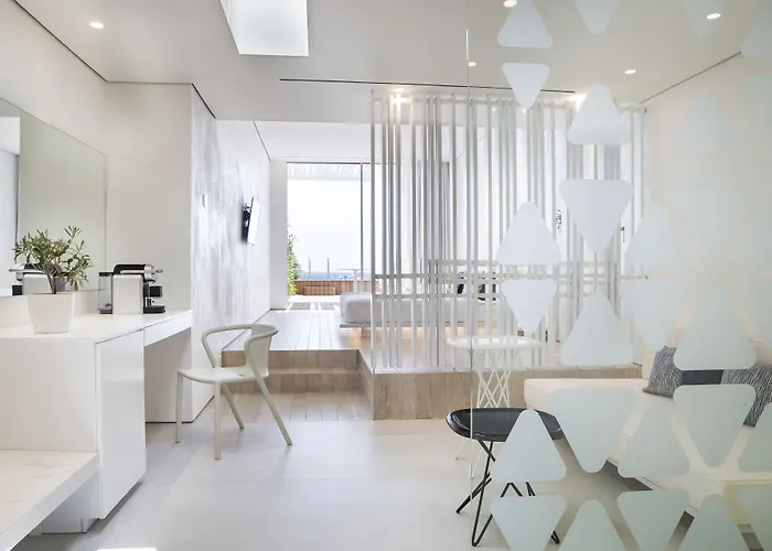 מלון Mykonos Dove Beachfront 5*