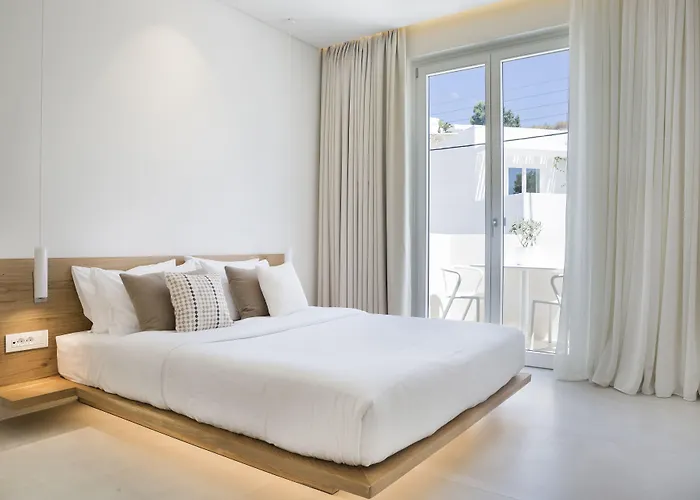 Mykonos Dove Beachfront מלון